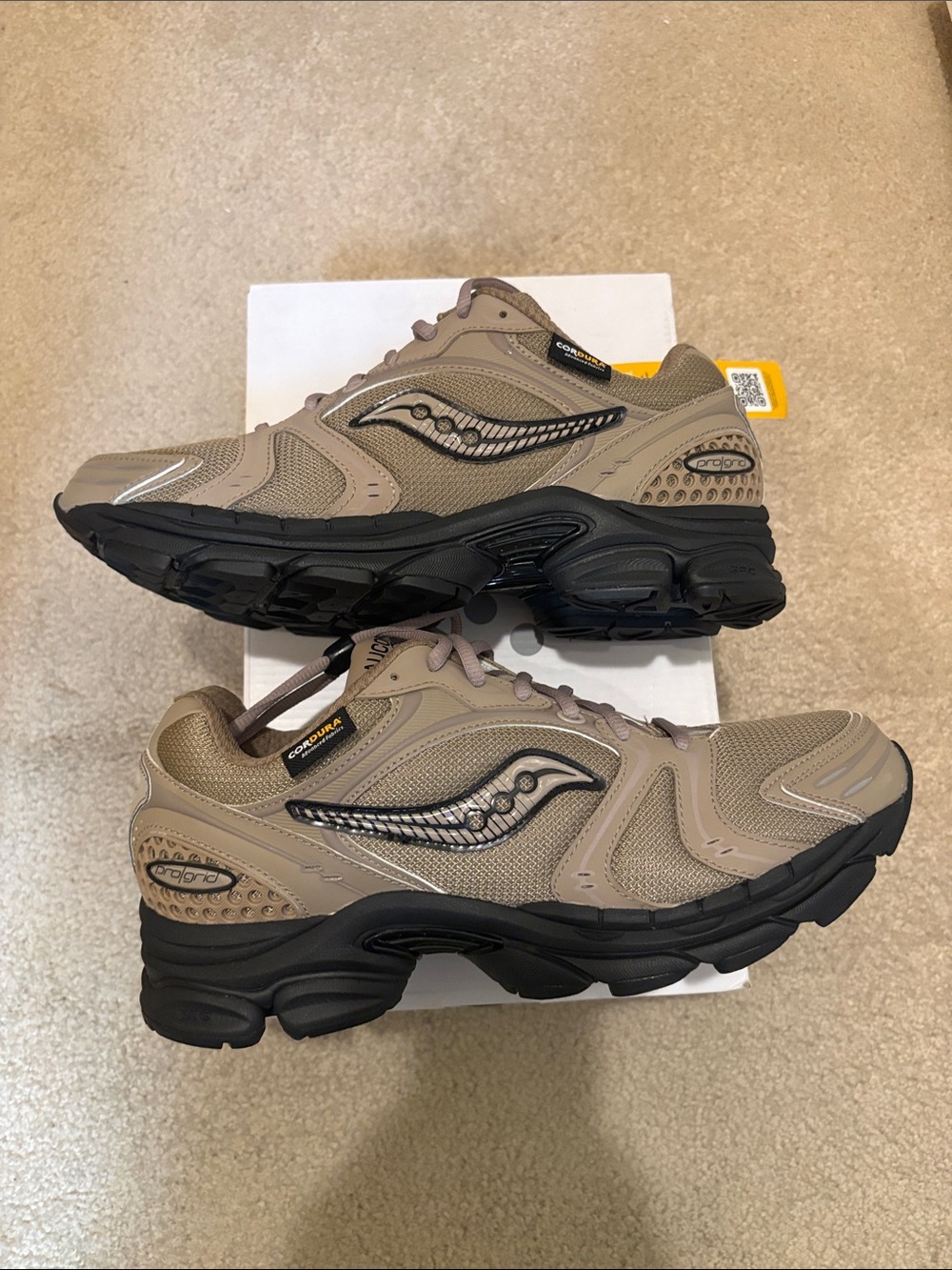 Saucony Progrid Triump 4 Gorpcore Men's Sneakers in Taupe and Black